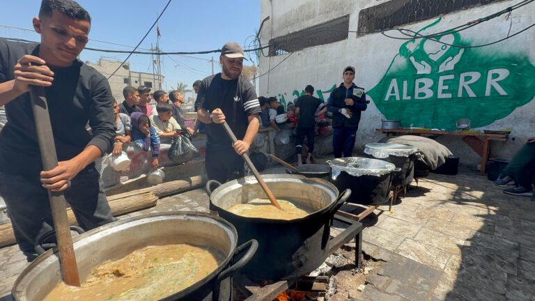 Alberr delivering 100% of zakah in Gaza